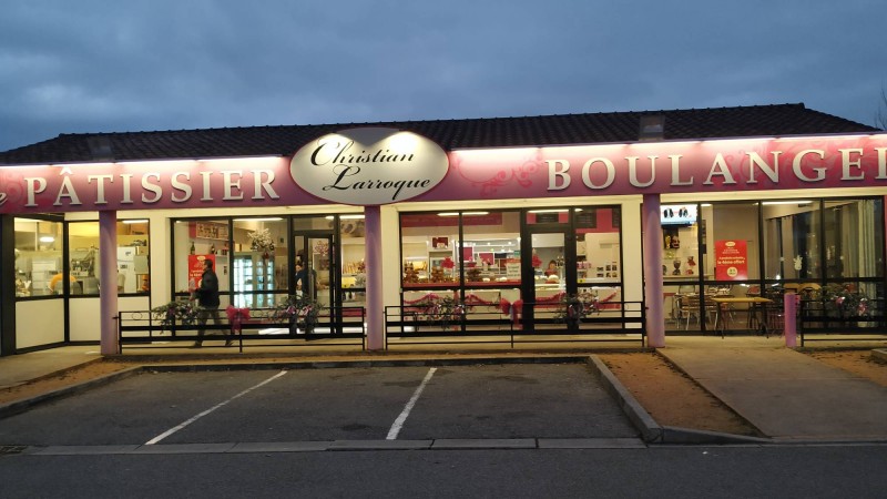 Commander un gâteau pâtissier aux framboises fraîches pour un baptême à Plaisance-du-Touch ( proche de Toulouse 31)