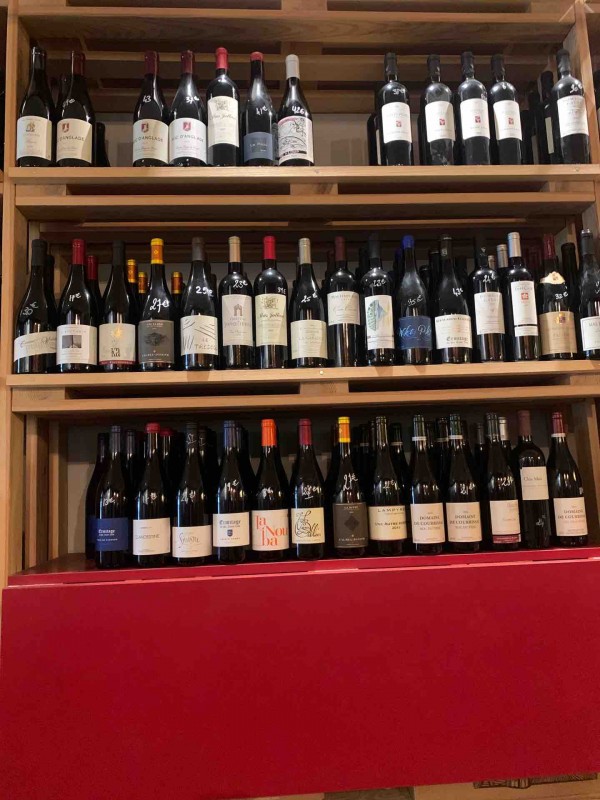 Caviste et restaurant  Marseille 13005  la cave de baille