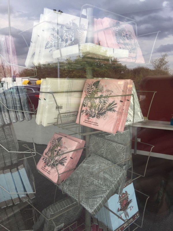 Création et Fabrication de serviettes de table en papier pour les CHR, cafés, hôtel et restaurant Lyon Sud Mions Françoise Paviaut 