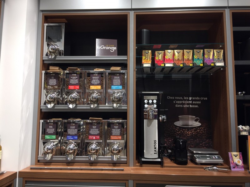 Vente en gros et au détail de café en grain, découvrez et essayez les différentes saveurs de café  Chaponnay Lyon Sud-est  Le Comptoir des Vins
